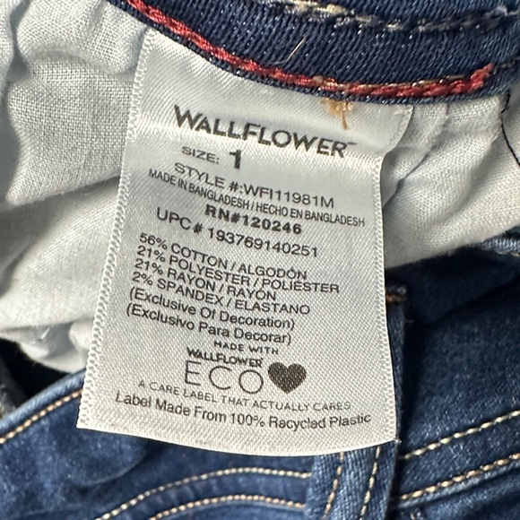 Junior’s Wallflower Jeans - Picture 3 of 4